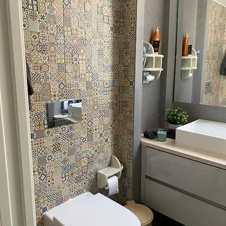 T 2 In The Heart Of * Lisbon